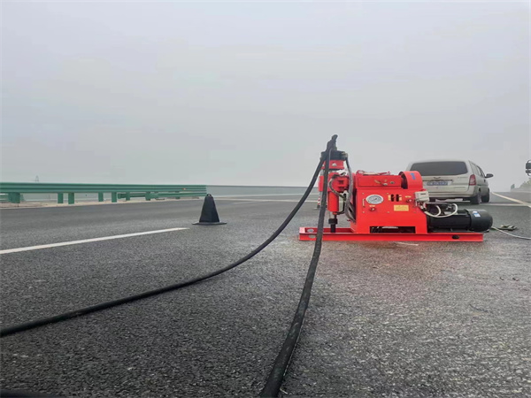 东辽马路路基路面开裂下沉注浆加固灌浆